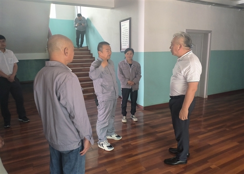 新疆隆成實(shí)業(yè)集團(tuán)有限公司劉輝董事長在隆美爾公司等單位進(jìn)行調(diào)研檢查